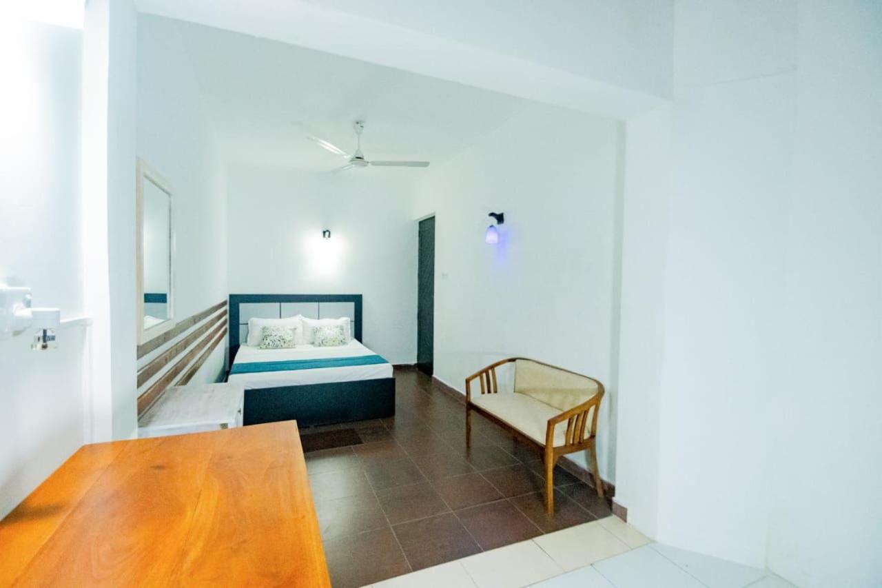 Hotel One Sixty Dehiwala-Mount Lavinia ภายนอก รูปภาพ